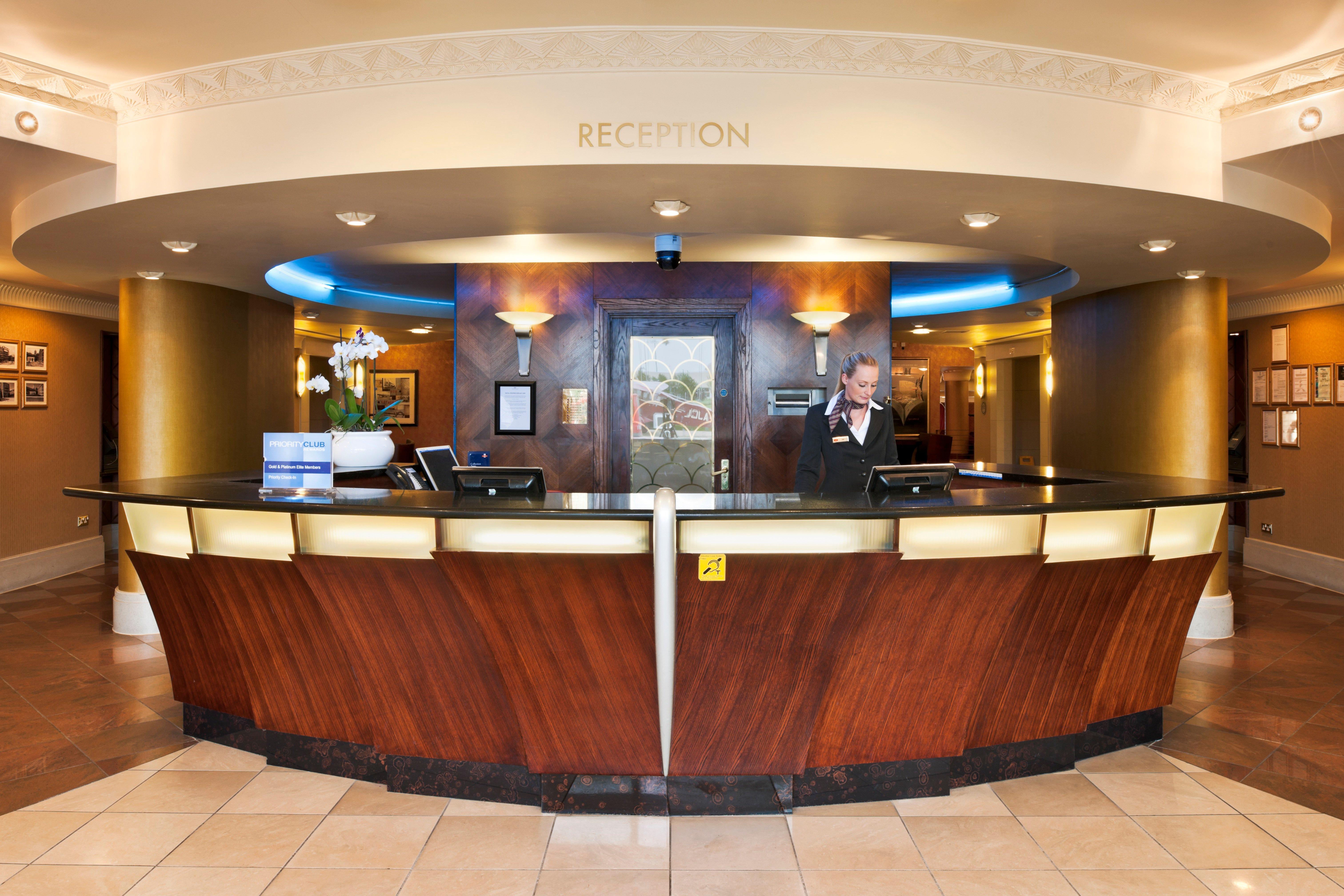 Crowne Plaza Liverpool - John Lennon Airport By Ihg Exteriör bild