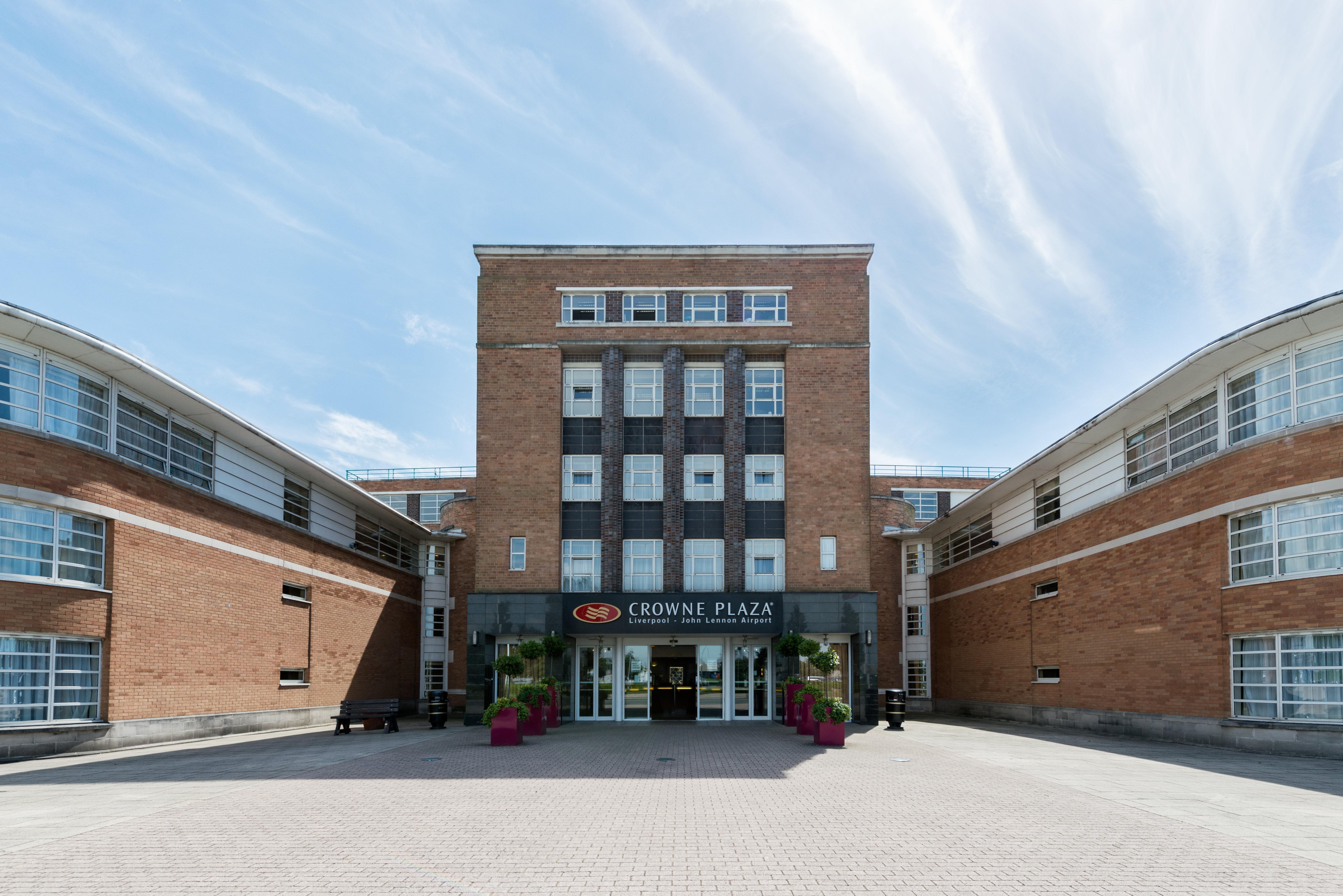 Crowne Plaza Liverpool - John Lennon Airport By Ihg Exteriör bild