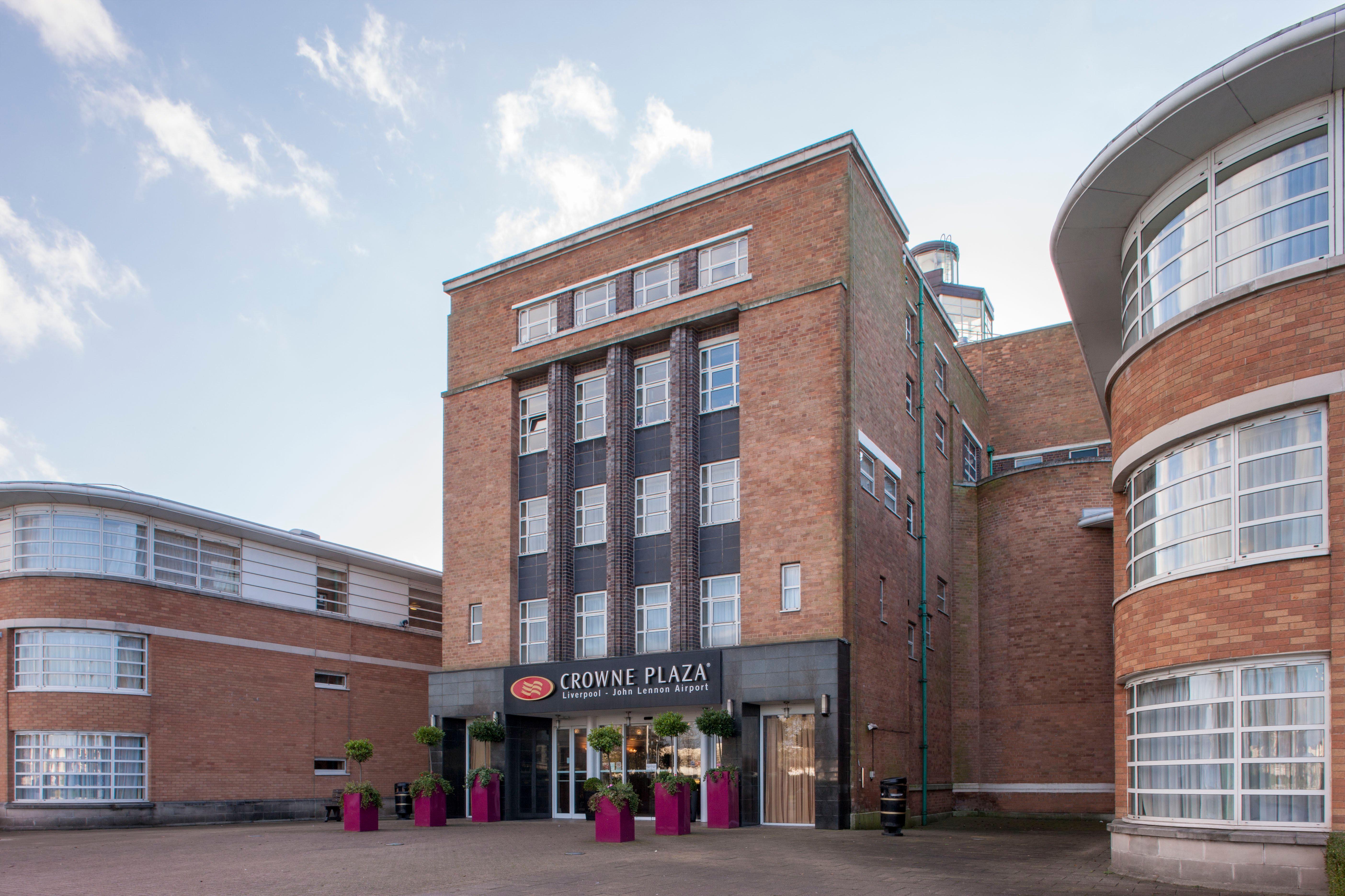 Crowne Plaza Liverpool - John Lennon Airport By Ihg Exteriör bild