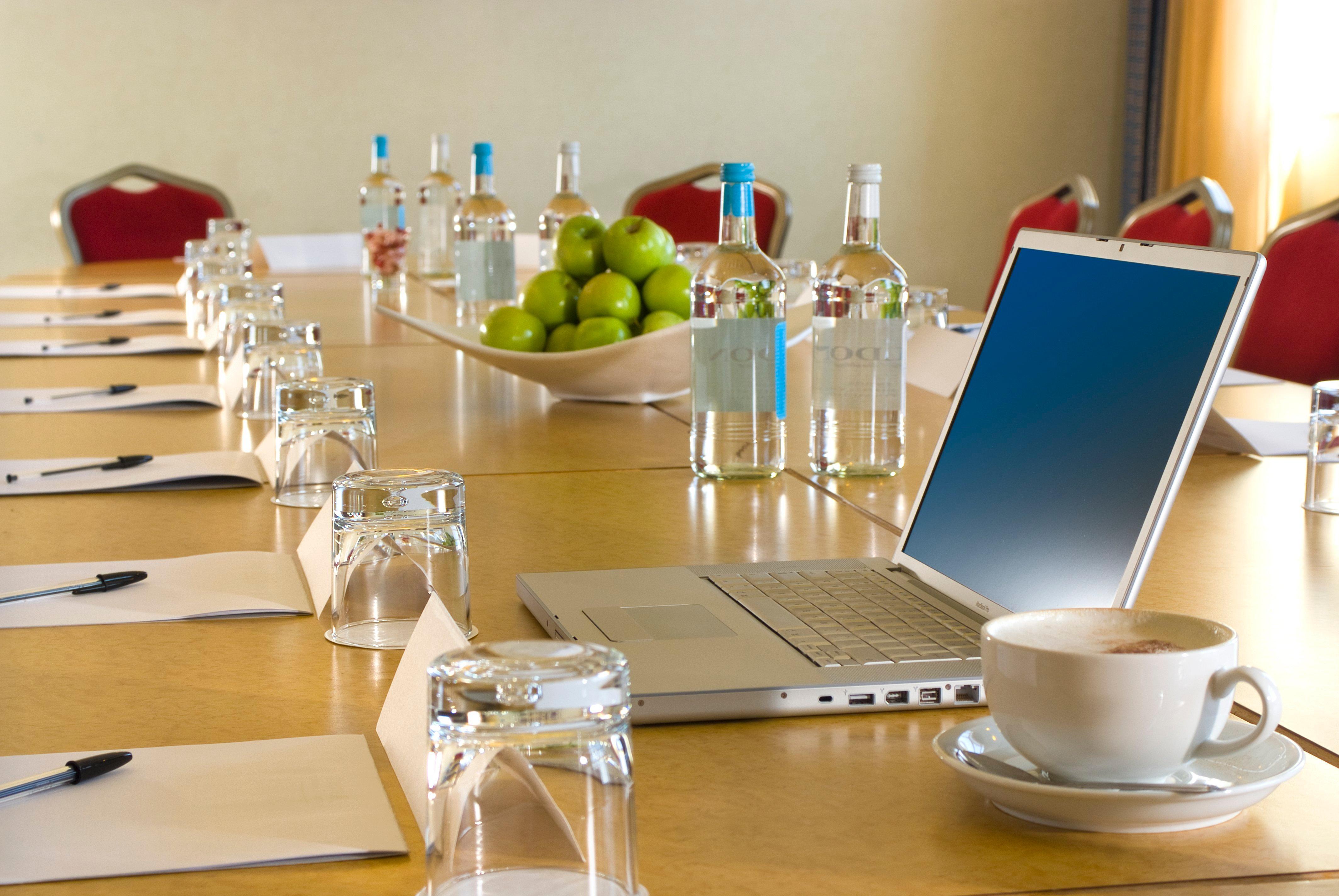 Crowne Plaza Liverpool - John Lennon Airport By Ihg Exteriör bild