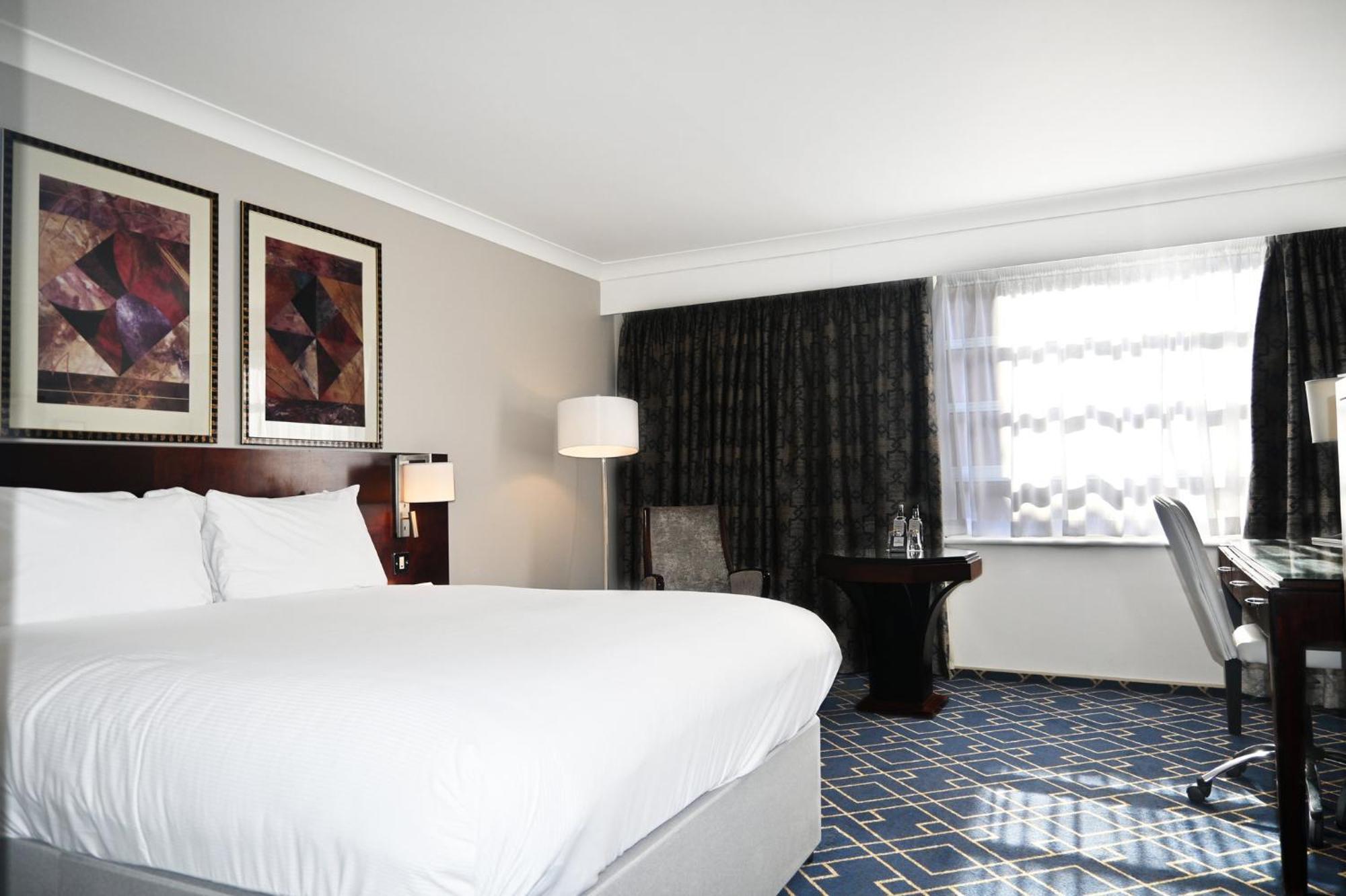 Crowne Plaza Liverpool - John Lennon Airport By Ihg Exteriör bild